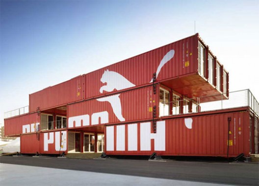 由 LOT-EK 设计的 Puma City 采用了错动式的箱体布局,集装箱房屋,集装箱建筑,集装箱住宅,集装箱活动房,住人集装箱