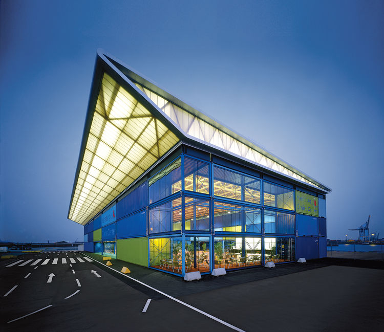 德国汉堡的 HH Cruise Center 终点站使用了附加桁架等构件建造屋顶,集装箱房屋,集装箱建筑,集装箱住宅,集装箱活动房,住人集装箱