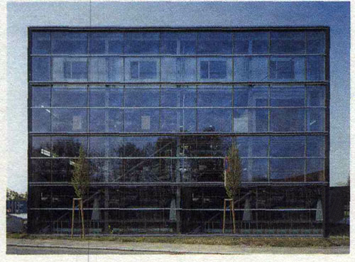 盒子建筑实例：费尔巴舍办公楼(Office Block in Fellbach)