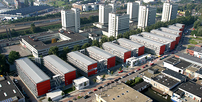 2006年荷兰Tempo Housing公司设计的集装箱宿舍Keetwonen,集装箱建筑,集装箱房屋,集装箱住宅,集装箱活动房,住人集装箱,二手集装箱